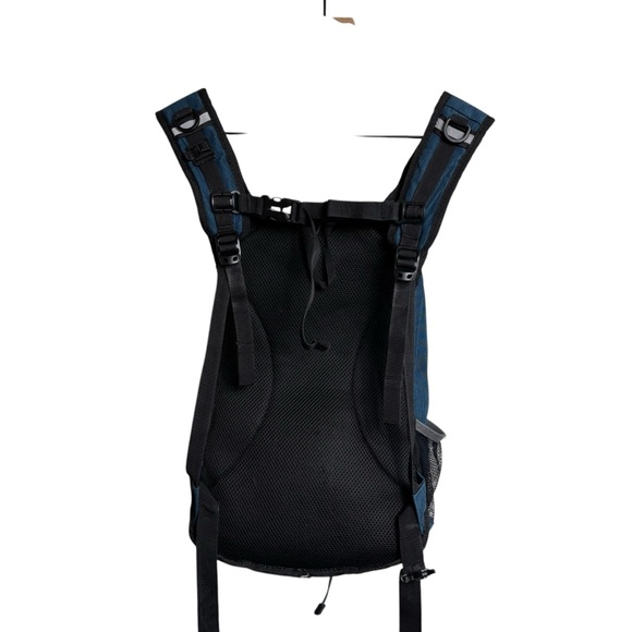 Canway Hydration Backpack Perfect for outdoor and hiking.  *Bladder NOT included - Picture 10 of 10